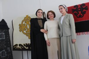 Семинар-практикум на тему "Традиционные и современные технологии в изготовлении изделий декоративно-прикладного искусства".